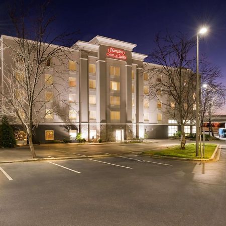 Hampton Inn & Suites Charlotte-Airport Exterior photo